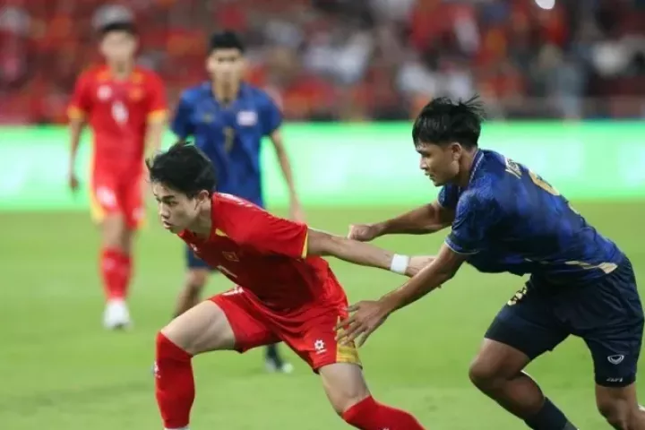 Truyền thông Thái Lan thừa nhận nền bóng đá đang đi sau Việt Nam