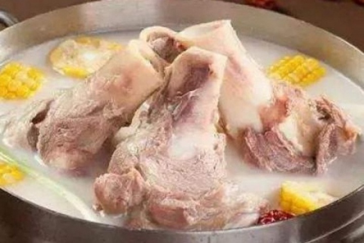 Hầm xương bao lâu là tốt nhất, ngọt nước mà không nồng?