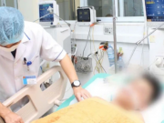 Nam thanh niên hôn mê khi truyền dịch giải rượu