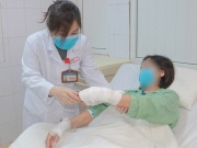 Người phụ nữ 47 tuổi ở Hà Nội bỏng nặng do sử dụng hóa chất thông bồn cầu phát nổ