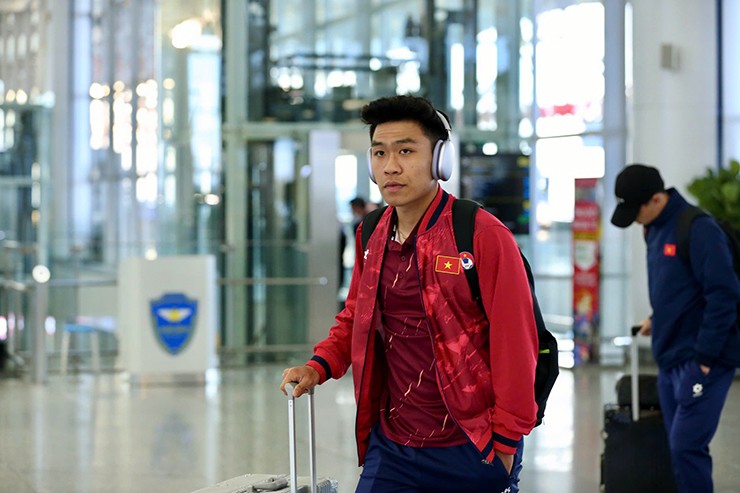 Đình Bắc lỡ hẹn trao giải Quả bóng vàng vì làm nhiệm vụ với U23 Việt Nam - 9