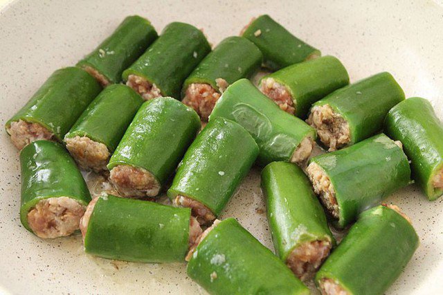 Ớt sừng nhồi thịt là món ngon dễ làm, giúp bổ phổi ngày lạnh
