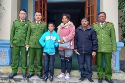 Cứu hai cháu bé đi lạc suốt 6 ngày