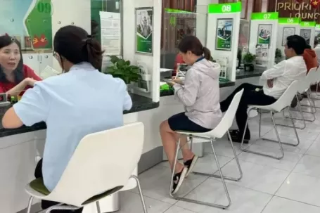 Lý do người dân ồ ạt gửi tiền ngân hàng