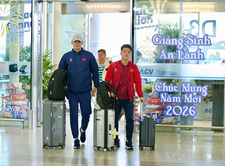 Đình Bắc lỡ hẹn trao giải Quả bóng vàng vì làm nhiệm vụ với U23 Việt Nam - 8