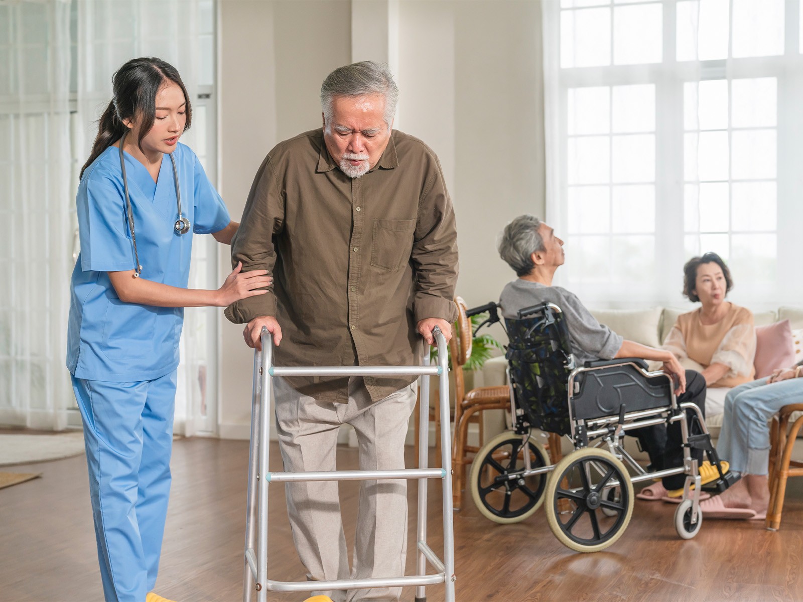 Người sau ốm, có bệnh nền cần bổ sung thực phẩm dinh dưỡng Y học