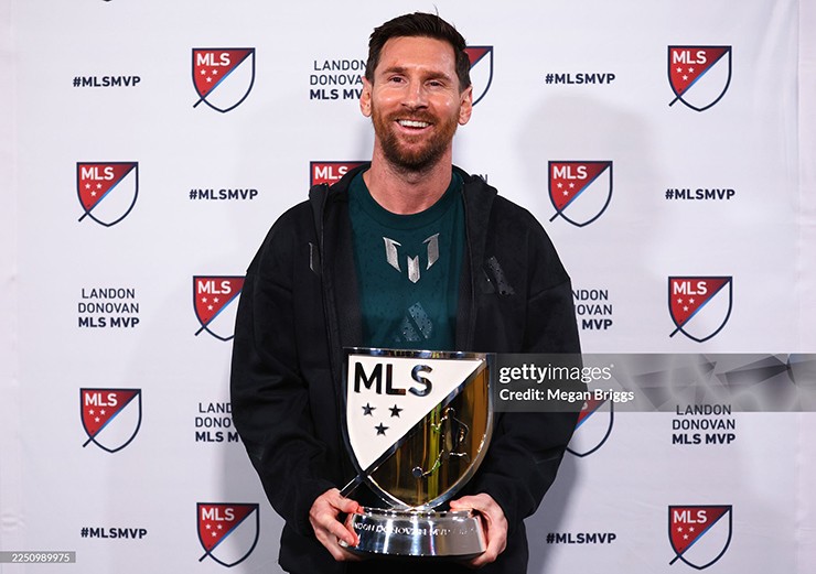 Messi nhận giải Cầu thủ xuất sắc nhất MLS mùa giải 2025