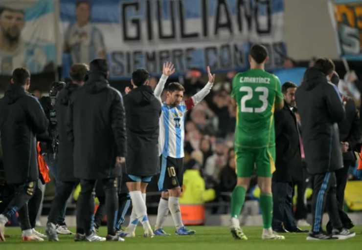 Lionel Messi và trận đấu cảm xúc tại quê nhà