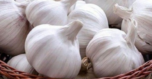 10 bài thuốc chữa bệnh từ củ tỏi