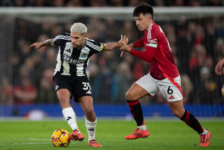 Newcastle đánh bại MU ở Old Trafford trong mùa 2024/25
