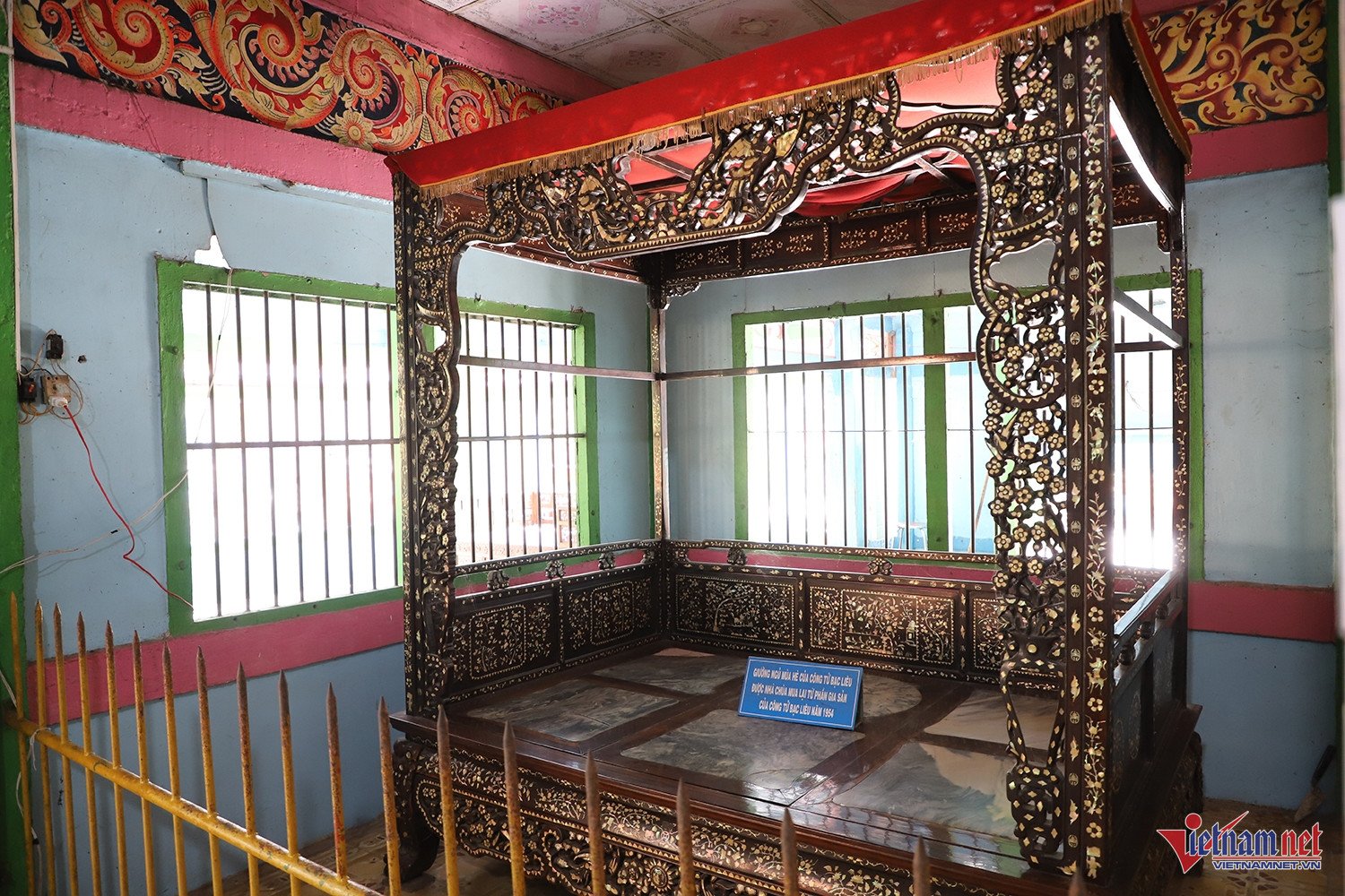 Hai chiếc giường trái cực nóng - lạnh của Công tử Bạc Liêu được nhà chùa mua lại