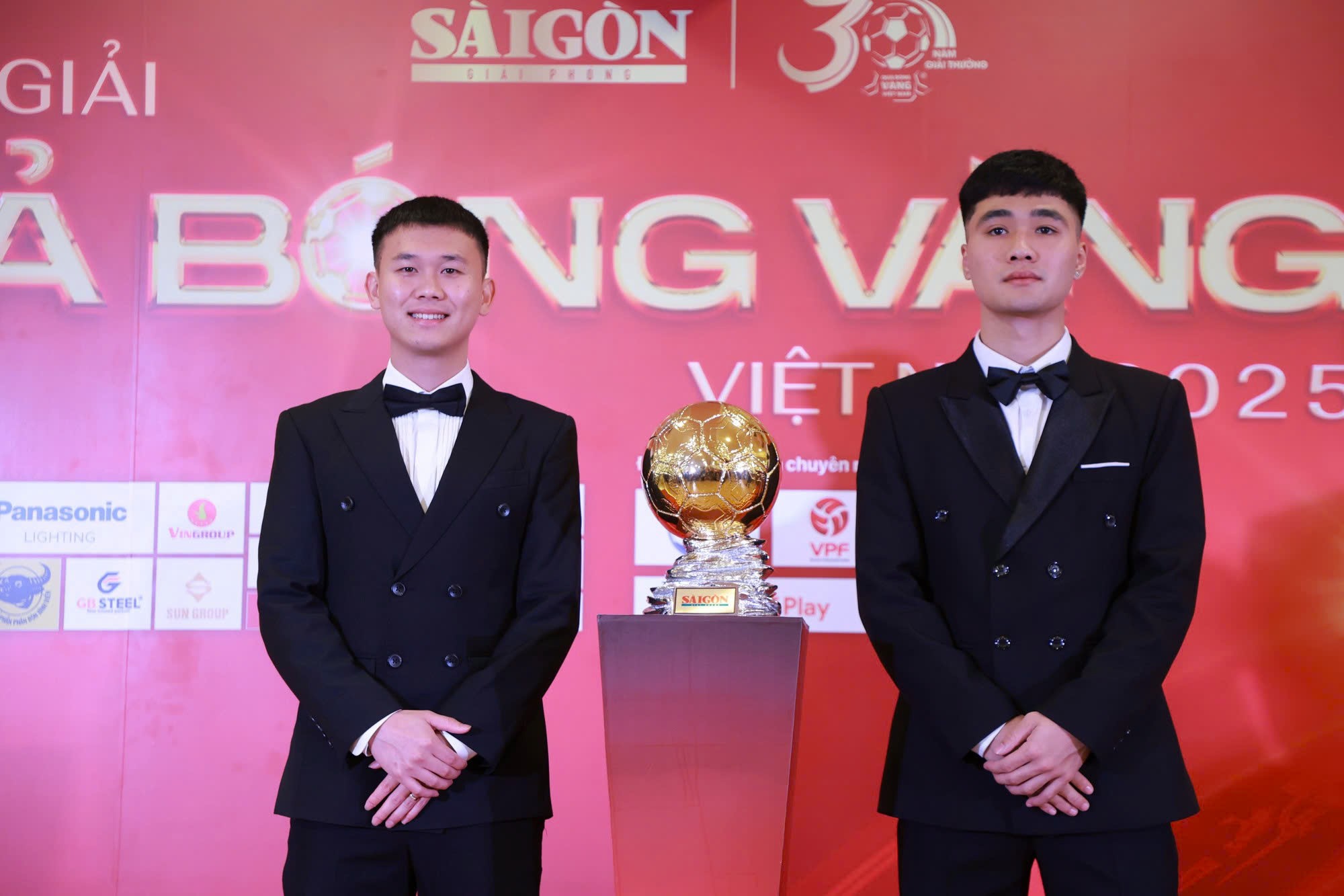 Lễ trao giải QBV Việt Nam 2025: Hoàng Đức đoạt Quả bóng Vàng nam - 13