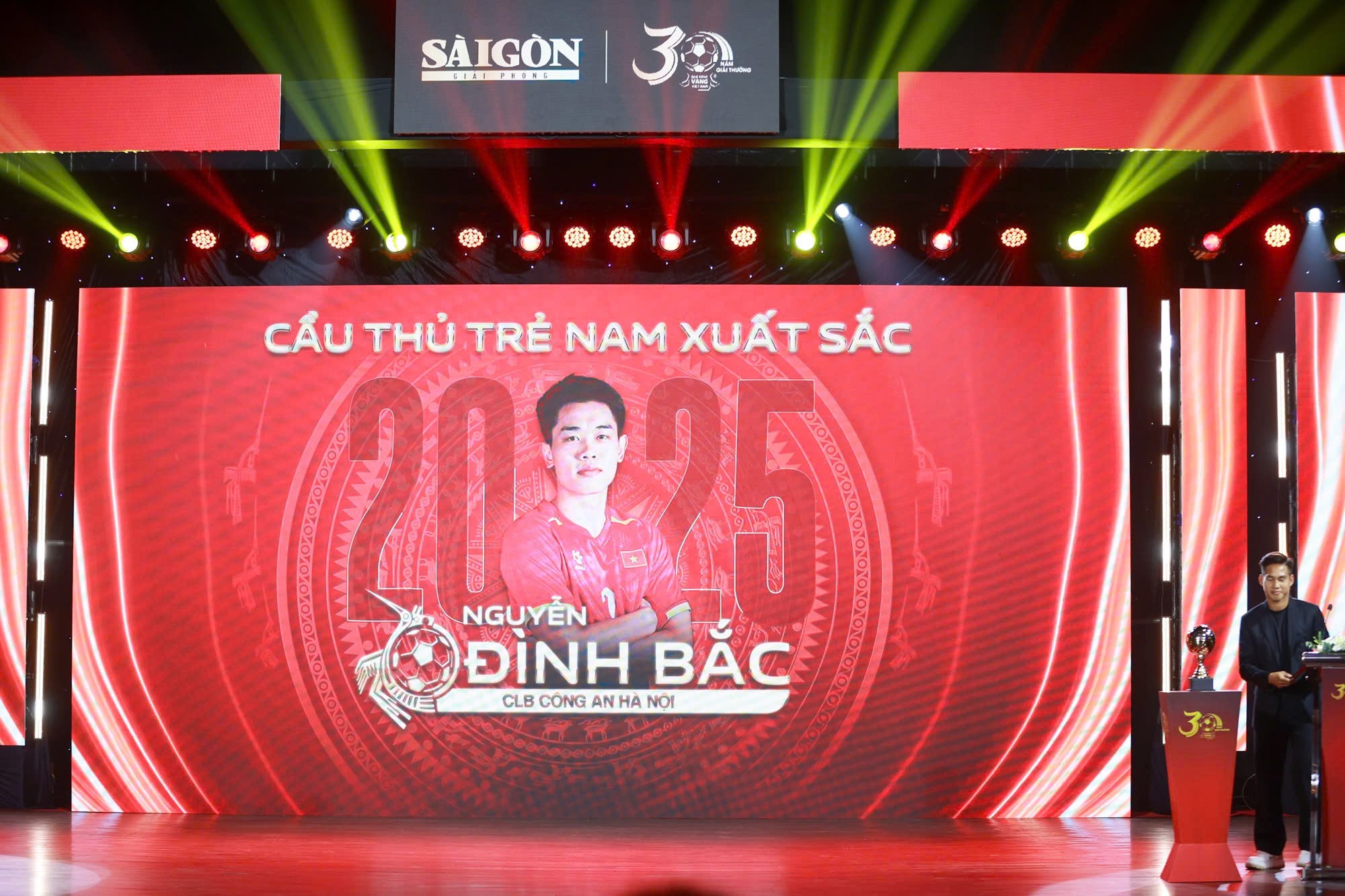 Lễ trao giải QBV Việt Nam 2025: Hoàng Đức đoạt Quả bóng Vàng nam - 5