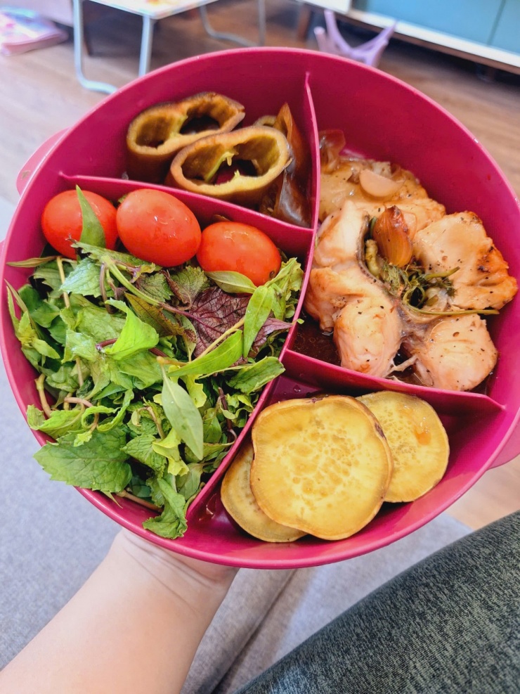 Tự nấu cơm mang đi làm, mẹ 8X giảm 15 kg sau 9 tháng - 2