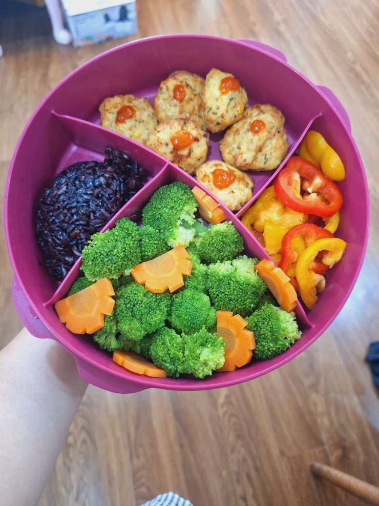 Tự nấu cơm mang đi làm, mẹ 8X giảm 15 kg sau 9 tháng - 5