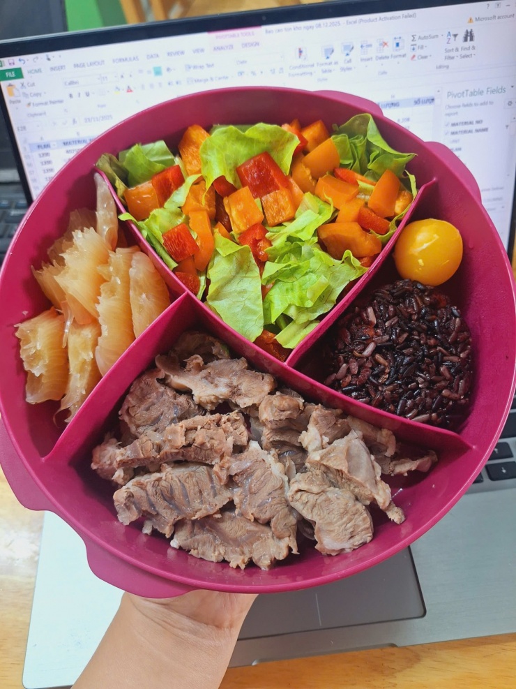 Tự nấu cơm mang đi làm, mẹ 8X giảm 15 kg sau 9 tháng - 9