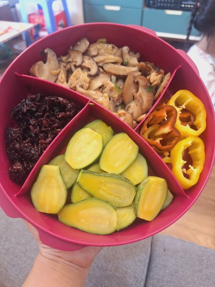 Tự nấu cơm mang đi làm, mẹ 8X giảm 15 kg sau 9 tháng - 11