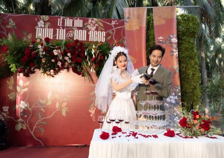 Đoàn Minh Tài chèo xuồng rước dâu - 2