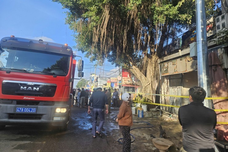 Cháy nhà, 4 người chết ở Đắk Lắk: Bé trai 26 ngày tuổi sống sót kì diệu