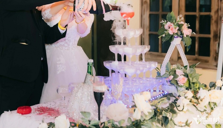 Sự cố ngày cưới và cách ứng xử của thông gia nghèo khiến nhà trai nể phục. Ảnh minh họa