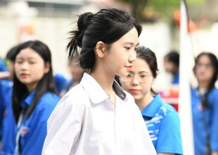 Kỳ thi tuyển sinh lớp 10 hằng năm tại Hà Nội có hơn 100.000 thí sinh dự thi nhưng chỉ có hơn 60% em được tuyển vào trường công.