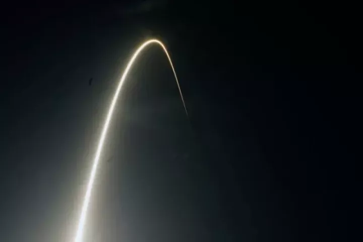 Nghi vấn tạo 'mưa bi' nhắm vào chòm vệ tinh của tỷ phú Elon Musk