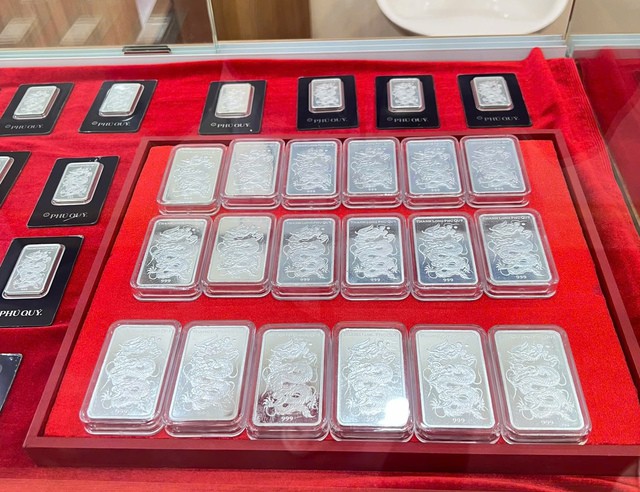 Giá bạc hôm nay (27/12): Thị trường mở phiên cuối tuần bật tăng thêm 170.000 đồng/lượng, giá trong nước vượt mốc 81,9 triệu đồng/kg - 1