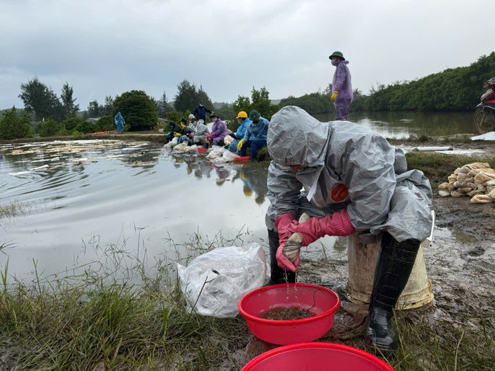 Dự kiến việc khắc phục sự cố tràn dầu sẽ hoàn tất vào ngày 31-12