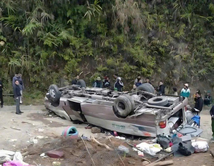 Hiện trường vụ tai nạn khiến 18 người thương vong