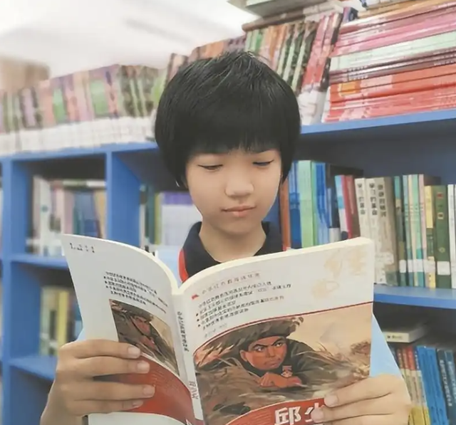 Năm 7 tuổi, Trần Thục Ân được đặc cách vào cấp 2