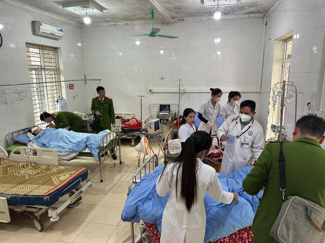 Các nạn nhân bị thương đang tiếp tục được điều trị tại bệnh viện. Ảnh: Công an tỉnh Lào Cai.