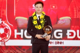 Hoàng Đức xúc động nhận Quả bóng vàng Việt Nam, hết lời khen Đình Bắc
