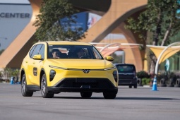Lái thử xong, khách muốn “chốt” ngay xe điện VinFast tại VMS 2025