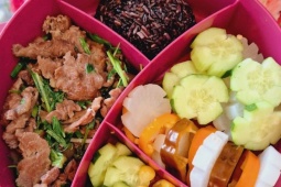 Tự nấu cơm mang đi làm, mẹ 8X giảm 15 kg sau 9 tháng