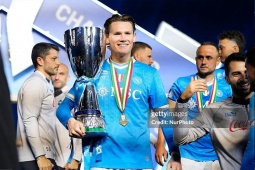 Tin mới nhất bóng đá tối 27/12: McTominay cân nhắc trở lại Ngoại hạng Anh