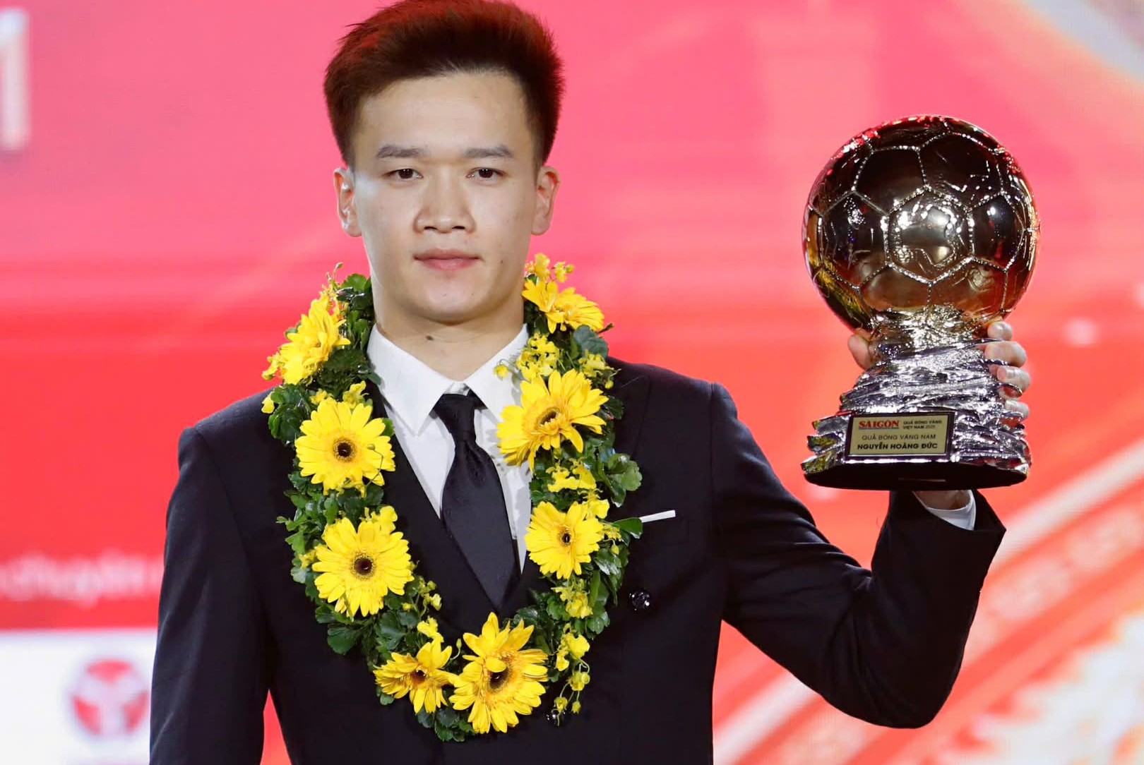 Hoàng Đức có lần thứ ba đoạt danh hiệu "Quả bóng vàng"
