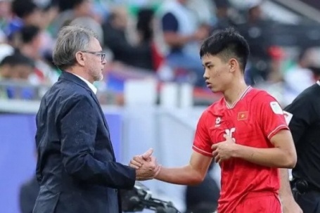 Đình Bắc 'trượt' Quả bóng Vàng, HLV Troussier khiến tất cả ngưỡng mộ