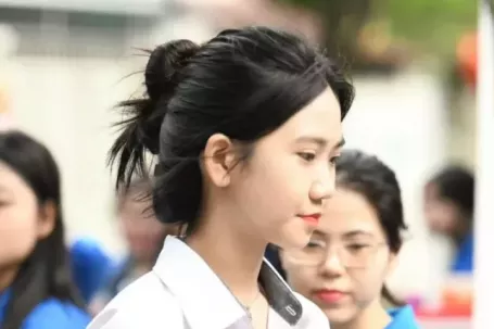 Căng thẳng kỳ thi vào lớp 10: Vì sao nhiều năm Hà Nội vẫn thiếu trường công lập?