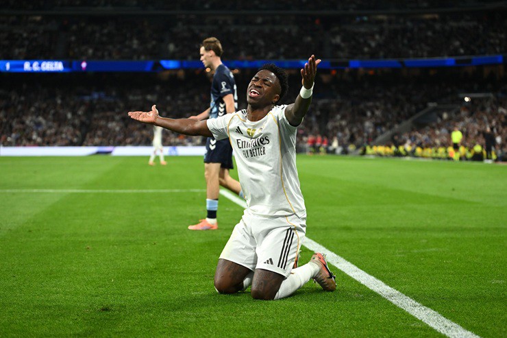 Vinicius yêu cầu Real Madrid hạ điều khoản giải phóng xuống 300 triệu euro để gia hạn hợp đồng