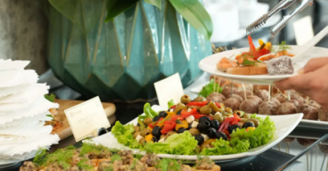 Mẹo ăn buffet sáng cho người đang giảm cân