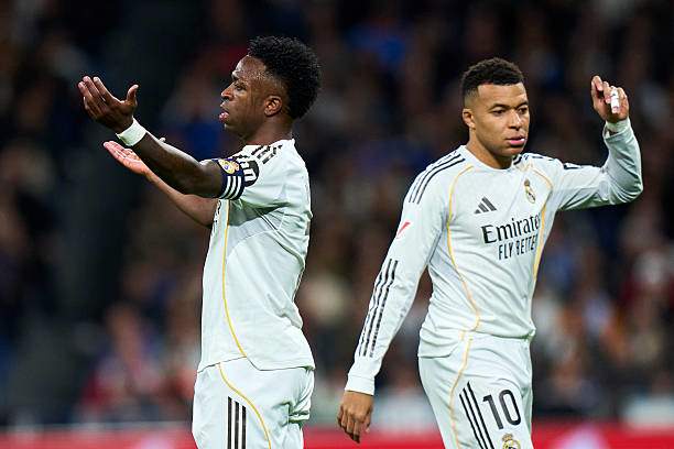 Vinicius và Mbappe đang có sự khác nhau về phong độ, nhưng Vinicius rõ ràng chịu khó tranh chấp hơn Mbappe