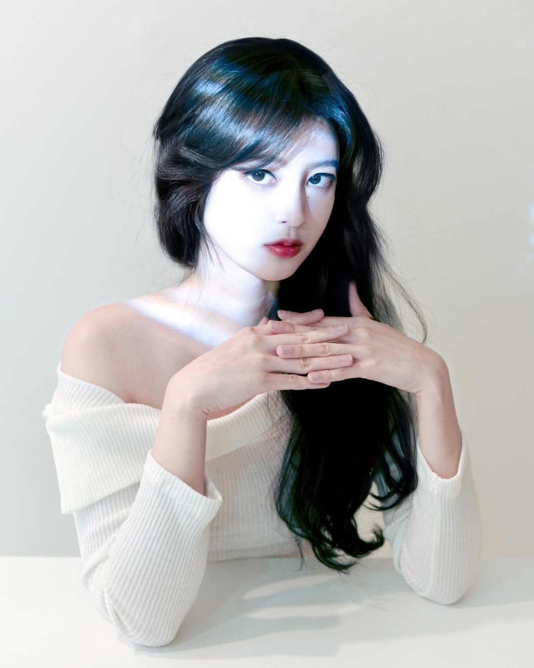 Thay vì thi quốc tế, cô sẽ tích cực hoạt động xã hội trong nước để truyền cảm hứng cho giới trẻ.