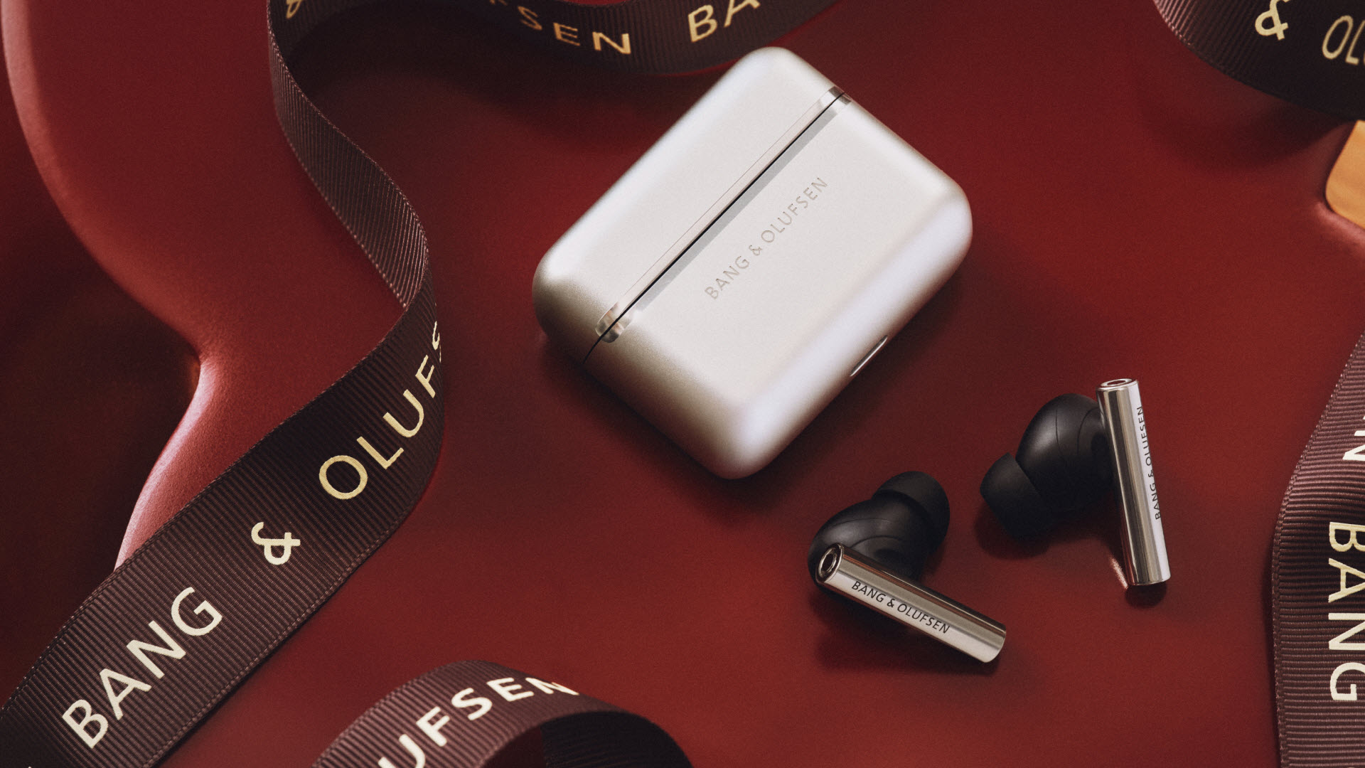 Bang & Olufsen xoay chuyển cuộc chơi earbuds với tai nghe 46 triệu VNĐ - 1
