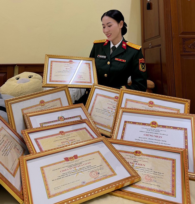 "Mưa" bằng khen của đối chuyền Kiều Trinh trong năm 2025