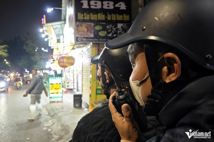 Cảnh sát hóa trang gần nhà hàng, ghi hình tài xế uống rượu bia vẫn lái xe - 3