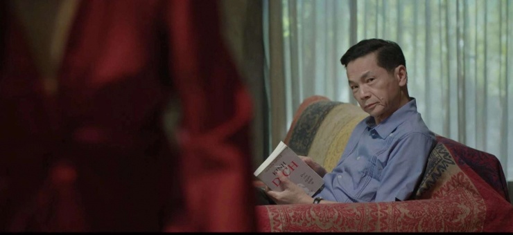 Phó Bí thư tỉnh Việt Đông trong phim Lằn ranh. Ảnh: VTV