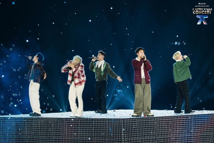 Hàng chục nghìn người đi xem 30 anh trai và các em xinh - 23