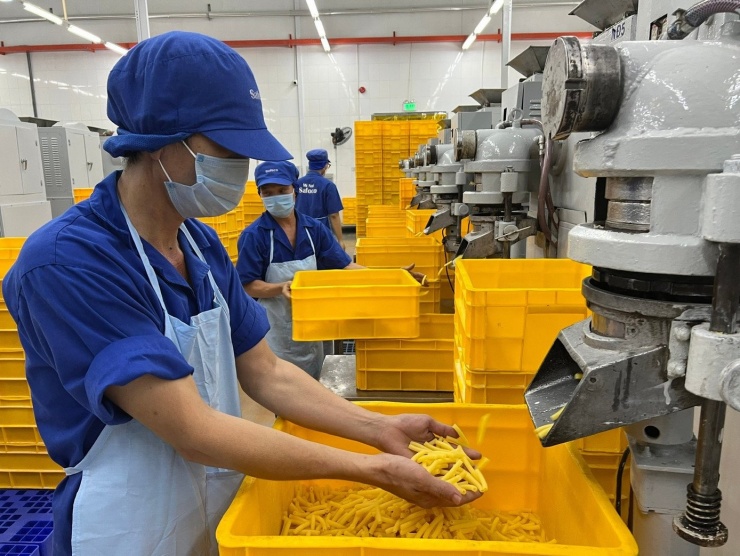 Nhiều doanh nghiệp nỗ lực chăm lo tốt cho người lao động dịp Tết 2026 để giữ chân họ ở lại sau tết. Ảnh: Uyên Phương