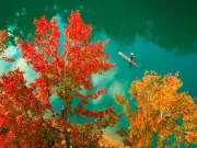 Ngỡ ngàng 'tấm gương xanh' giữa núi non Cao Bằng