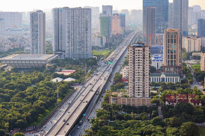 Bất động sản tăng giá trị nhờ 'sóng' hạ tầng giao thông. (Ảnh: Minh Đức).